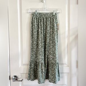 The Commons Tiered Maxi Skirt - Size L / 12-14